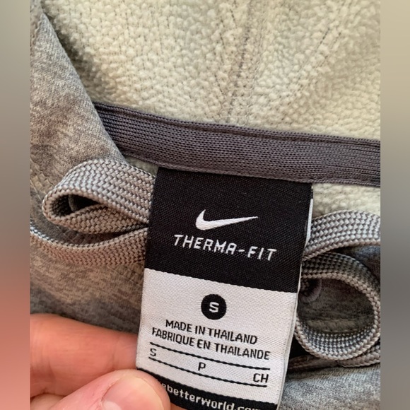 Seahawks special salute to service Nike Therma-Fit sweatshirt. Small. - Picture 3 of 6